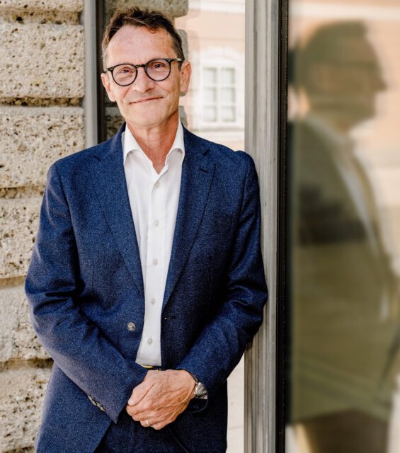 Univ.-Prof. Dr. Bernhard Fügenschuh Rektor der Paris Lodron Universität Salzburg